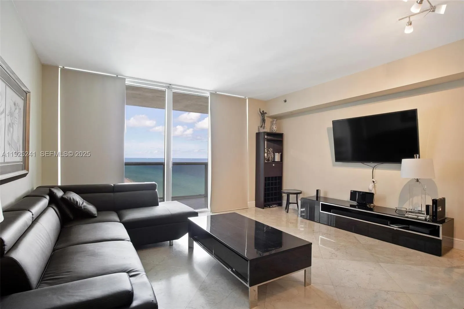 1830 S Ocean Dr # 2212, Hallandale Beach FL 33009