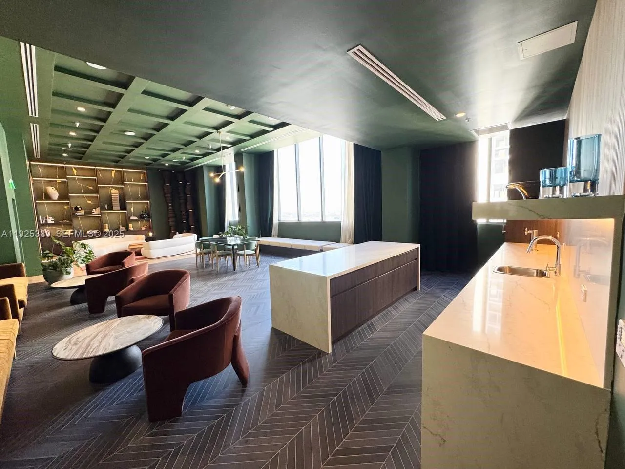 11 NE 6th # 2813, Miami FL 33132