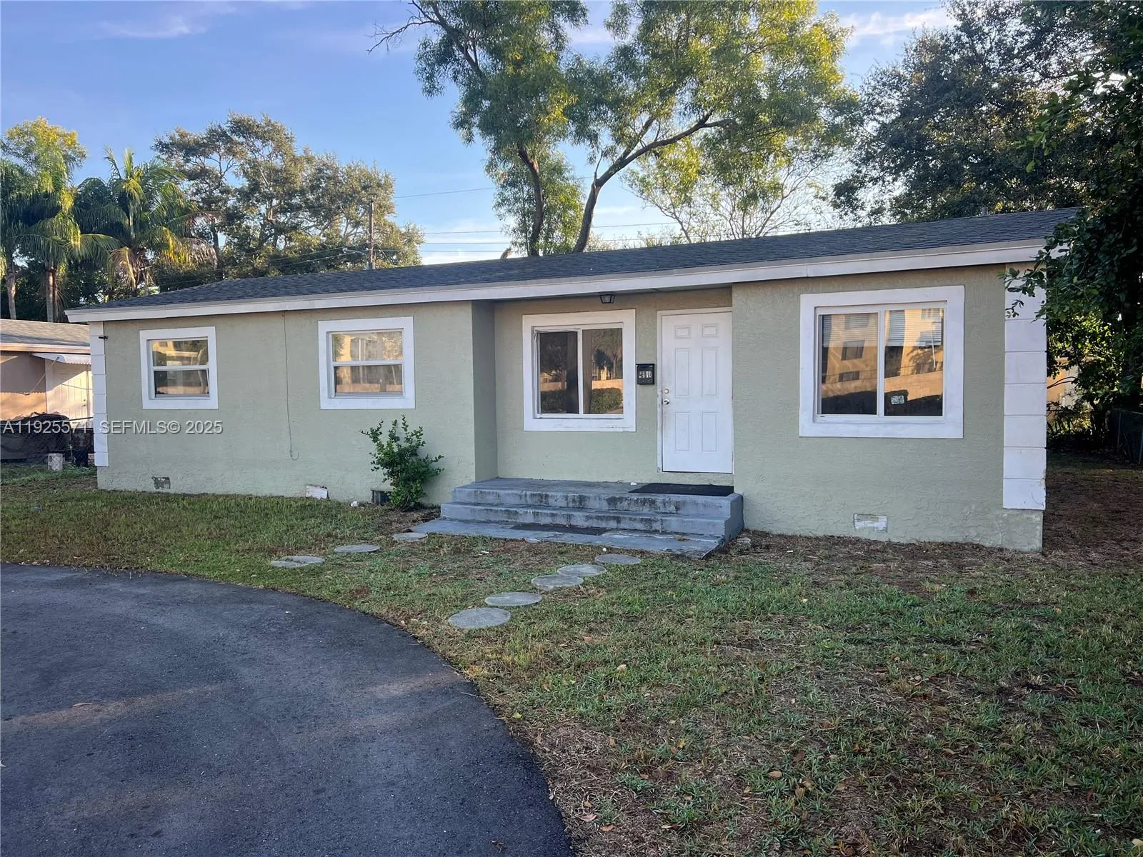 3 bedroom 2 bath for sale at 2440 NW 31st Ave, Fort Lauderdale FL 33311