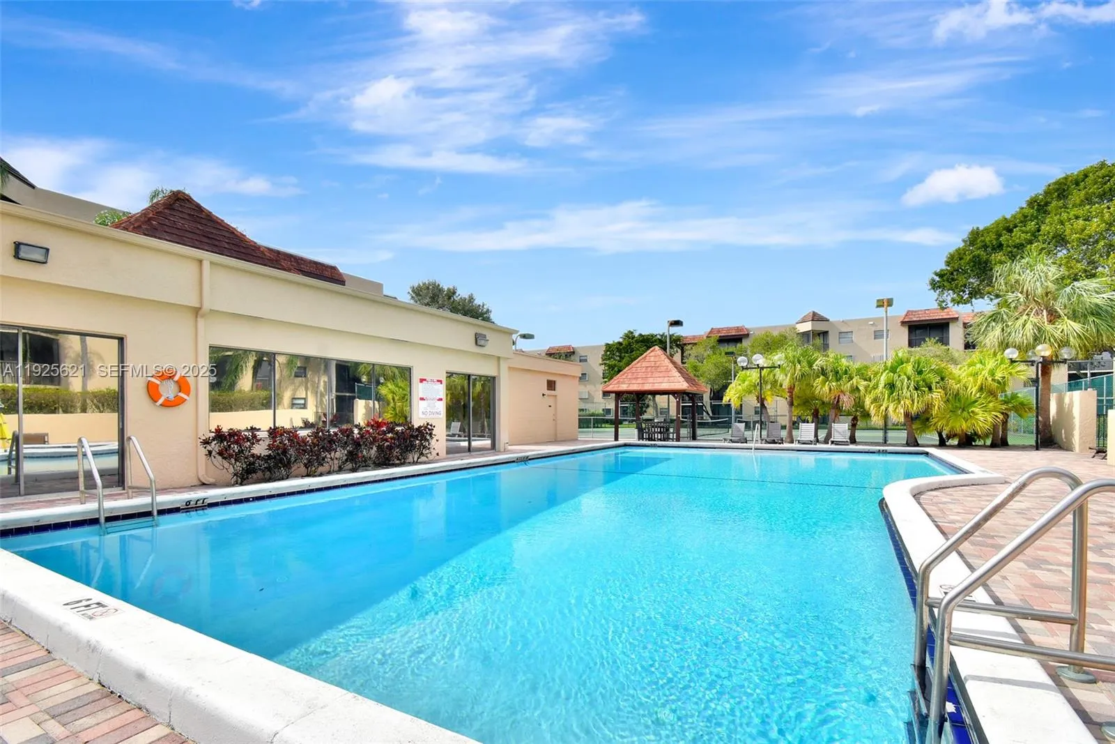 2 bedroom 2 bath for sale at 10501 W Broward Blvd # 304, Plantation FL 33324