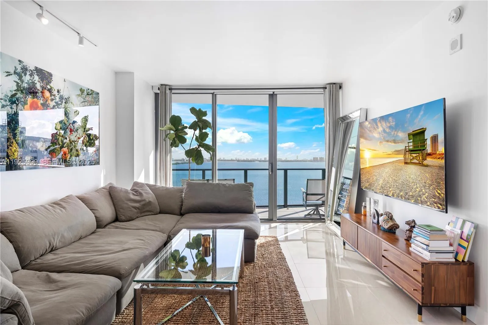 2 bedroom 2 bath for sale at 460 NE 28th St # 2006, Miami FL 33137