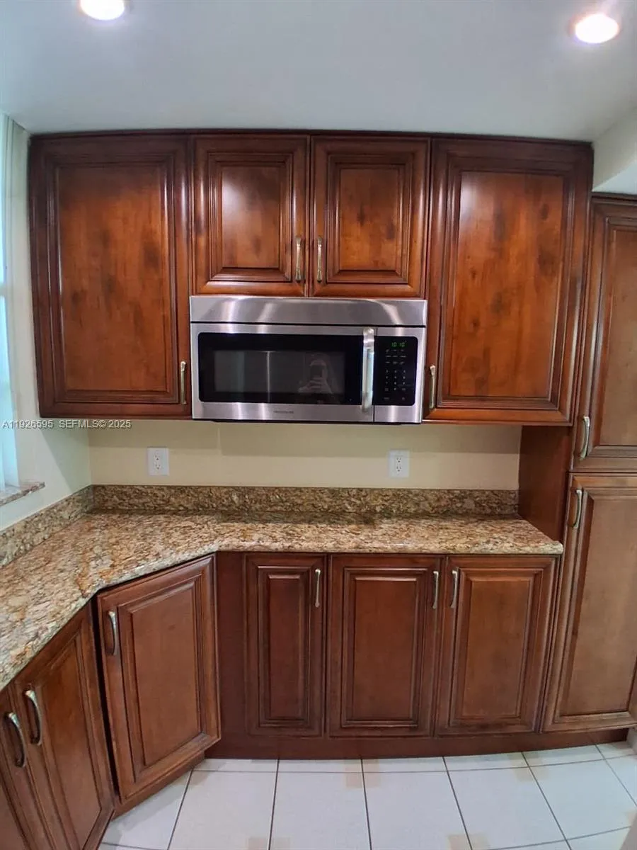 1 bedroom 1 bath for sale at 2905 Point East Dr # L302, Aventura FL 33160