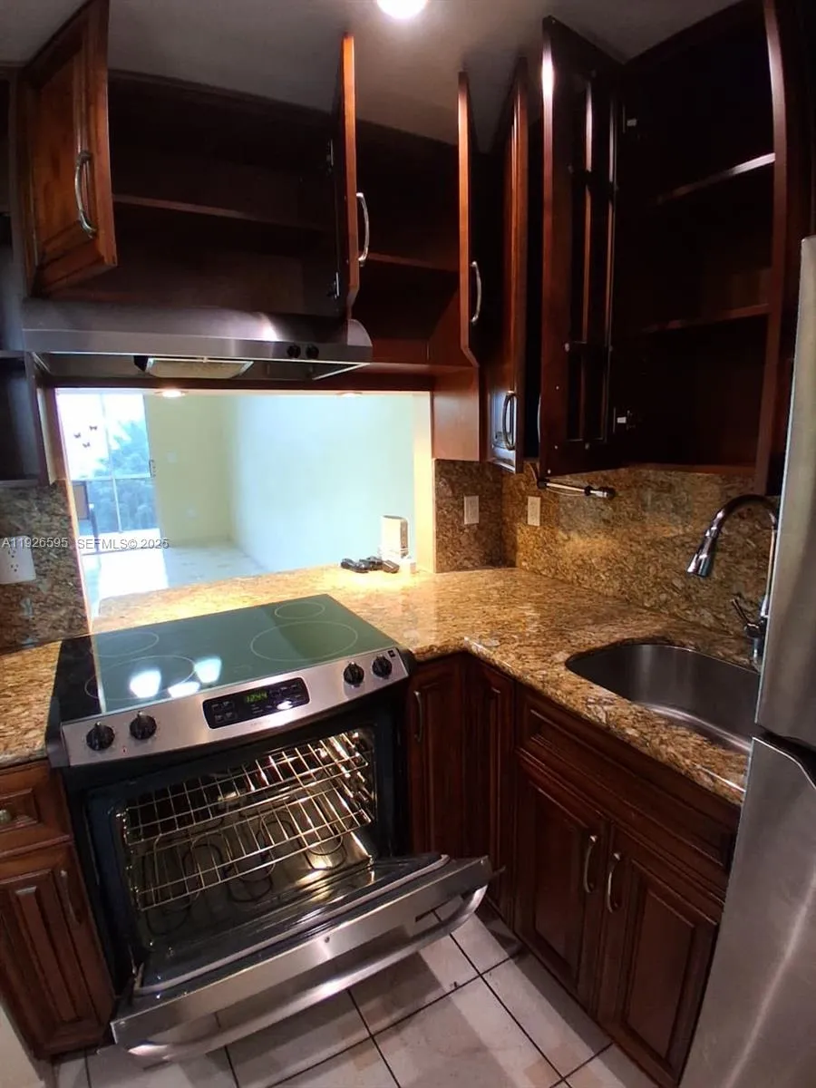 2905 Point East Dr # L302, Aventura FL 33160