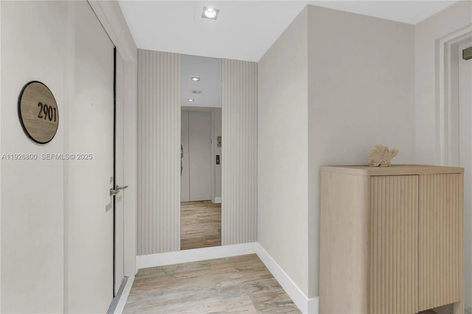 650 NE 32nd St # 2901, Miami FL 33137