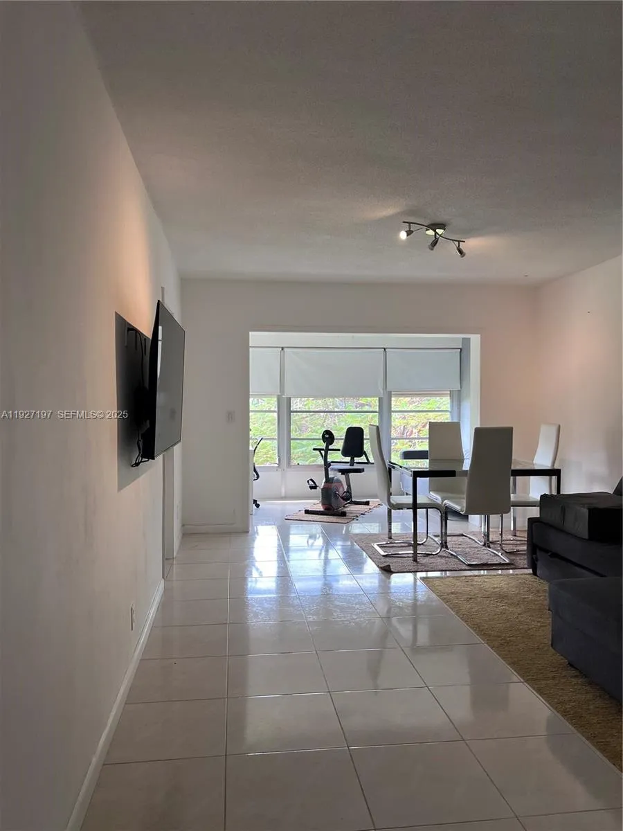 300 NE 20th St # 406, Boca Raton FL 33431