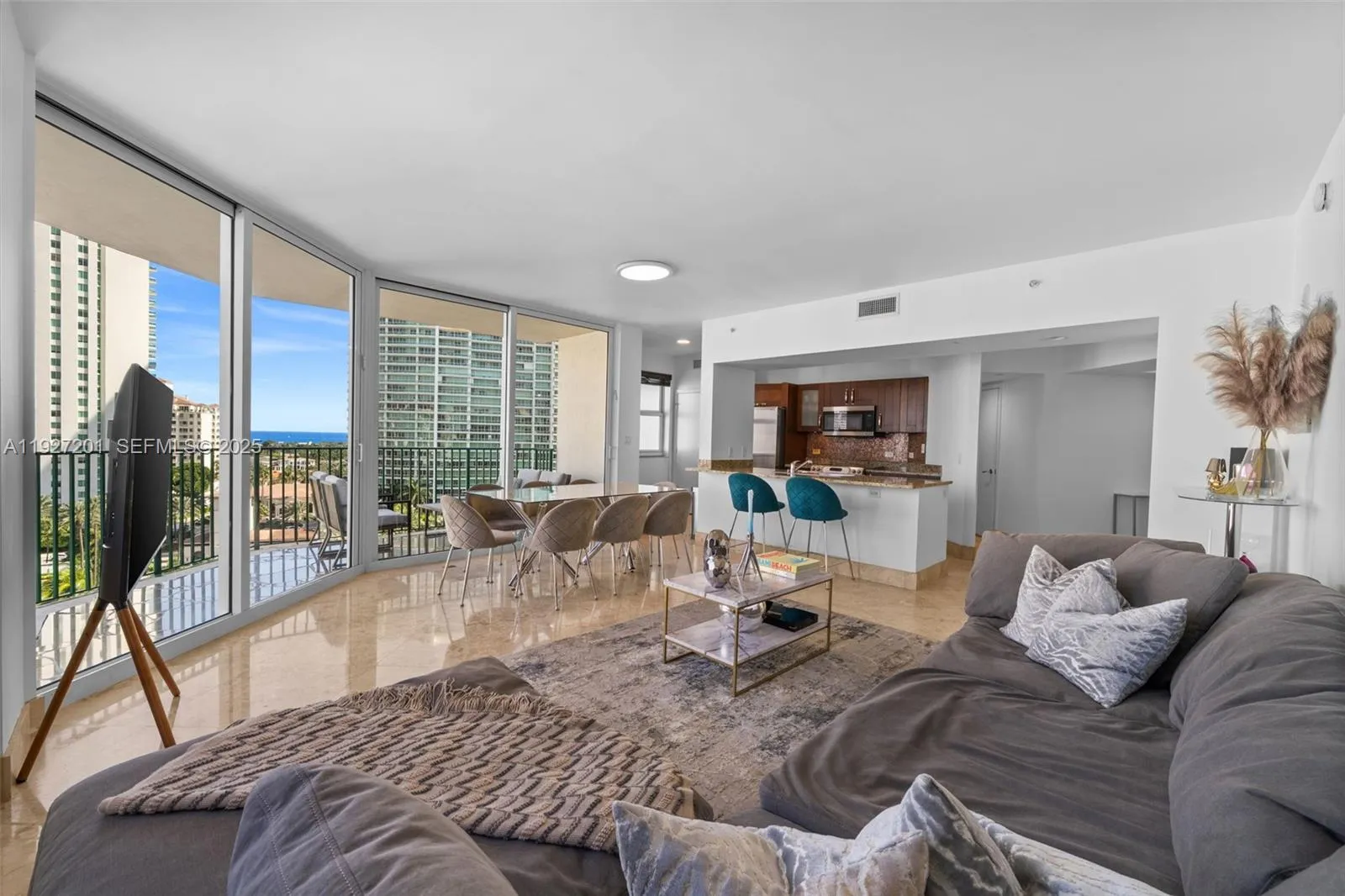 19900 E Country Club Dr # 1112, Aventura FL 33180