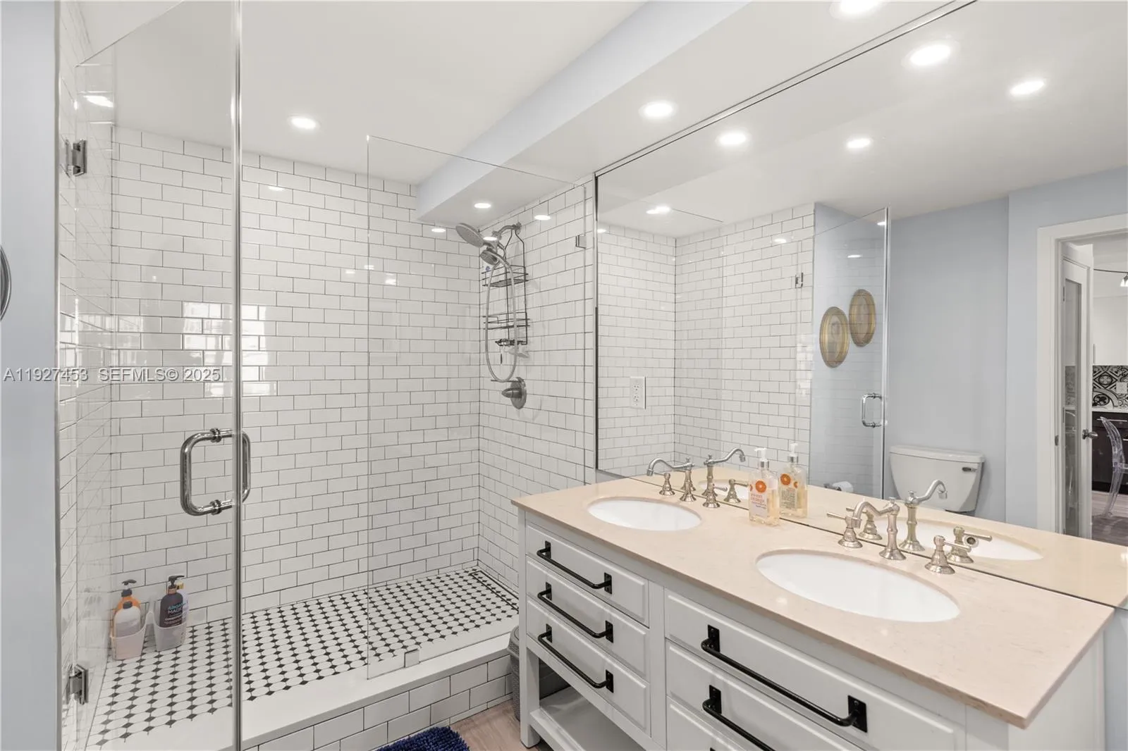 100 Lincoln Rd # 643, Miami Beach FL 33139