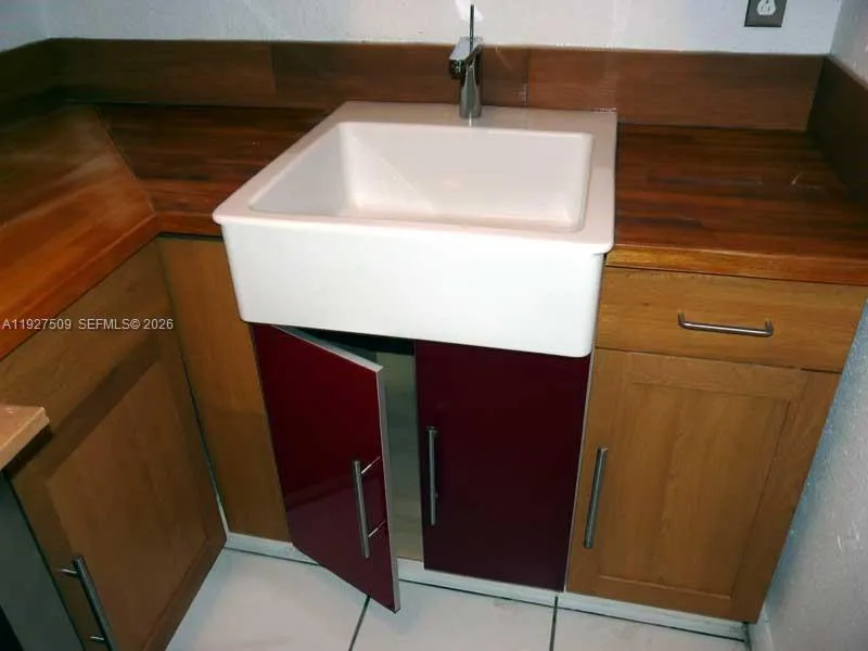 1880 NW 68th Ter, Miami FL 33147