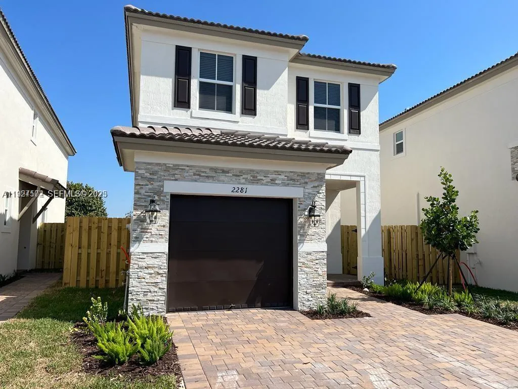 2281 NW 131st Cir, Miami FL 33167