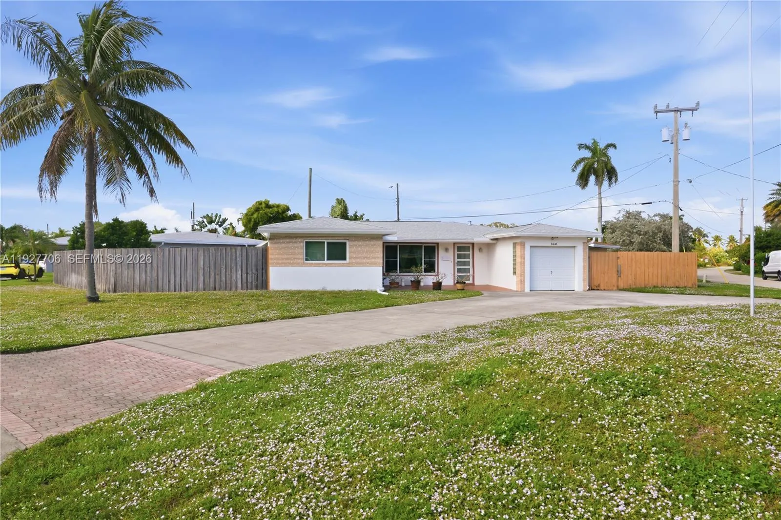 1441 NE 42nd St, Oakland Park FL 33334