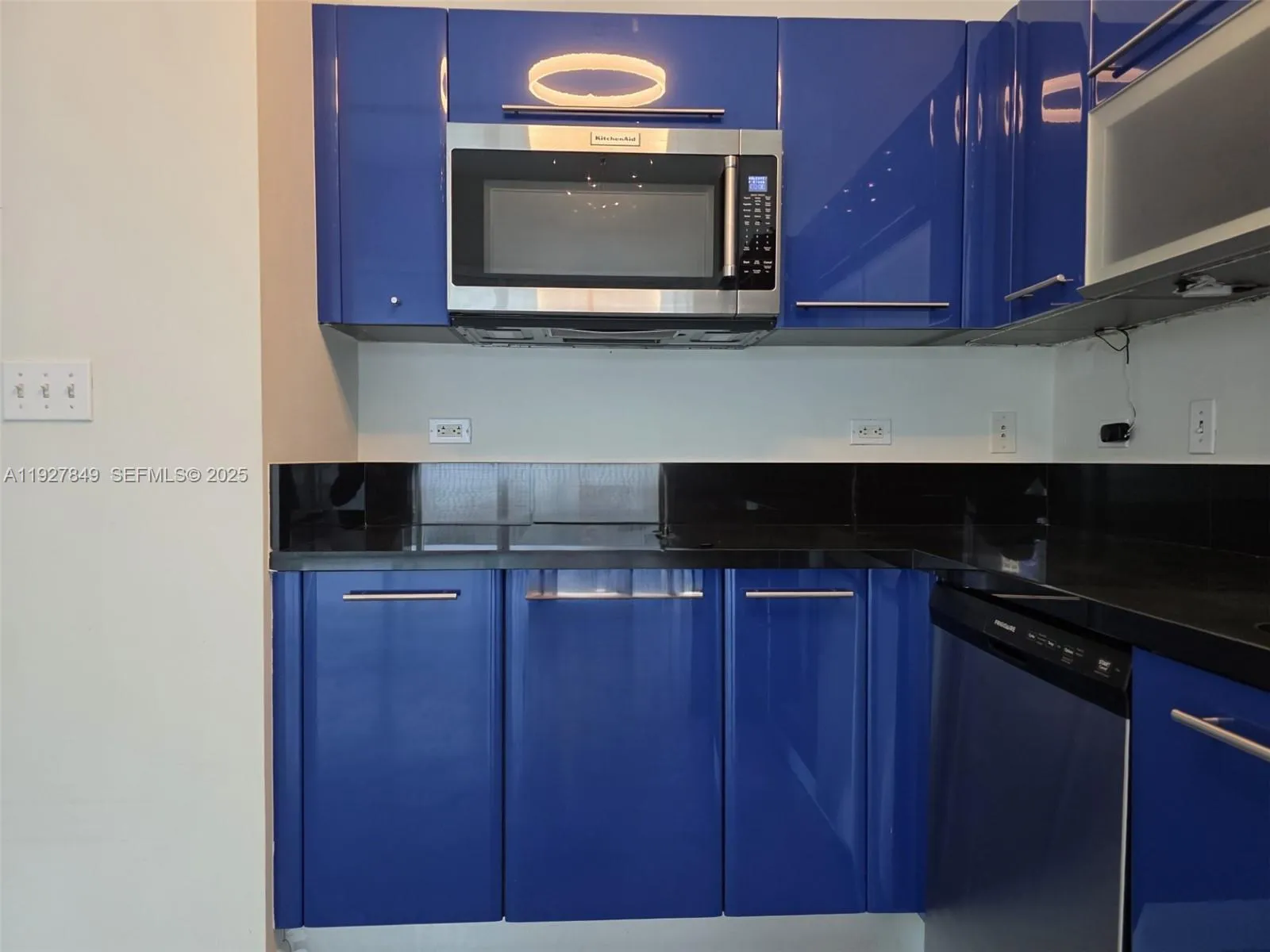 1 bath for sale at 253 NE 2nd St # 324, Miami FL 33132