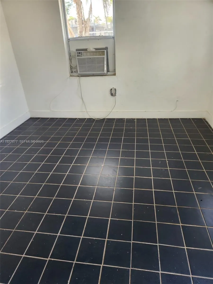 10 NW 28th Way, Fort Lauderdale FL 33311