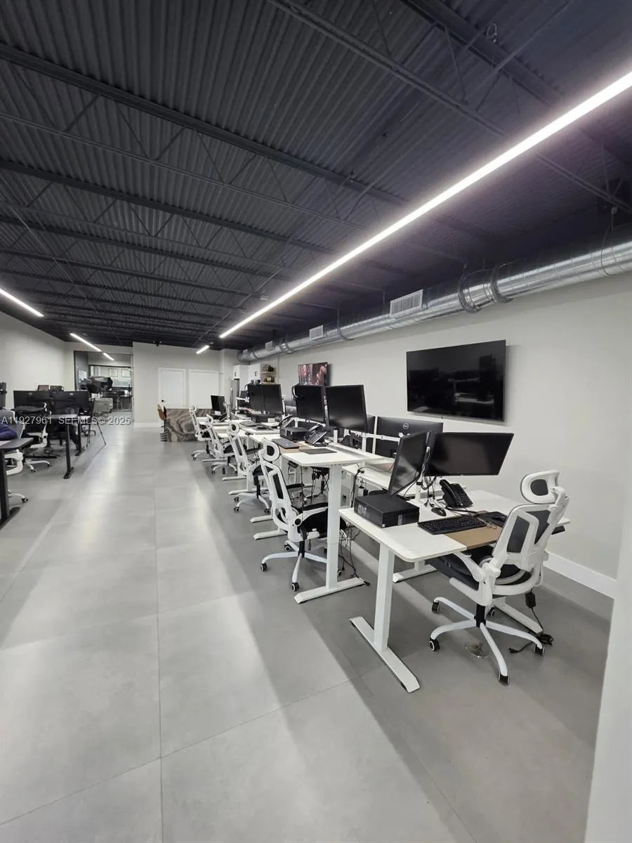 for sale at 2429 Davie Blvd, Fort Lauderdale FL 33312