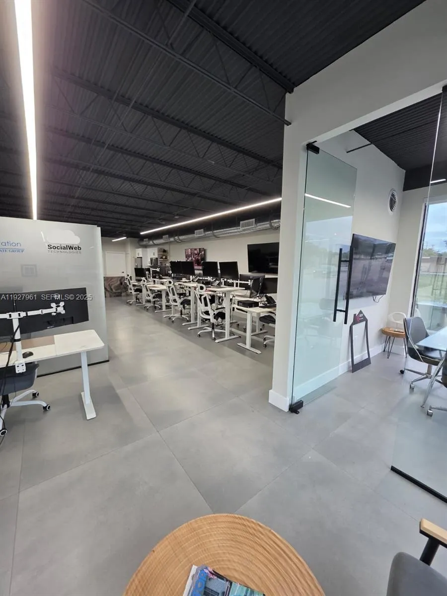 2429 Davie Blvd, Fort Lauderdale FL 33312