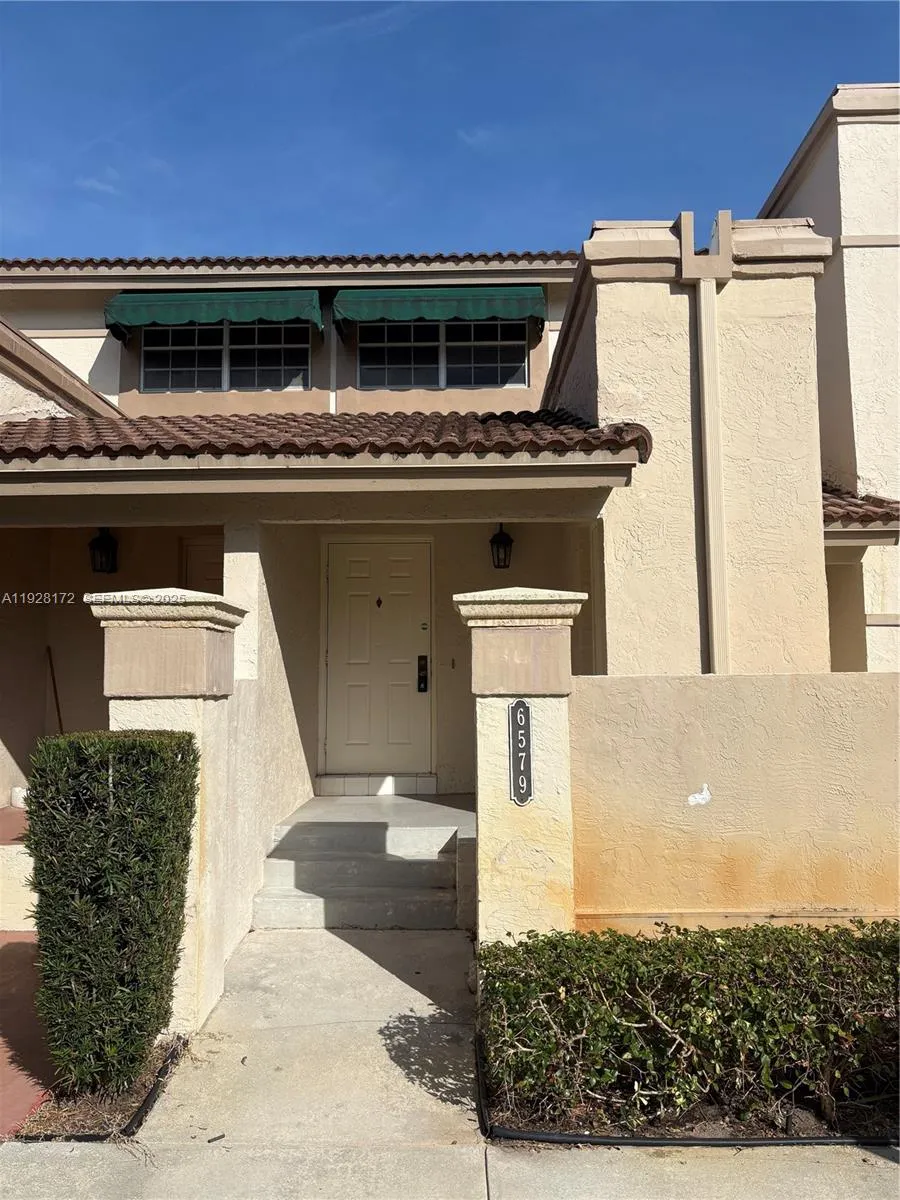 6579 Via Regina # 6, Boca Raton FL 33433