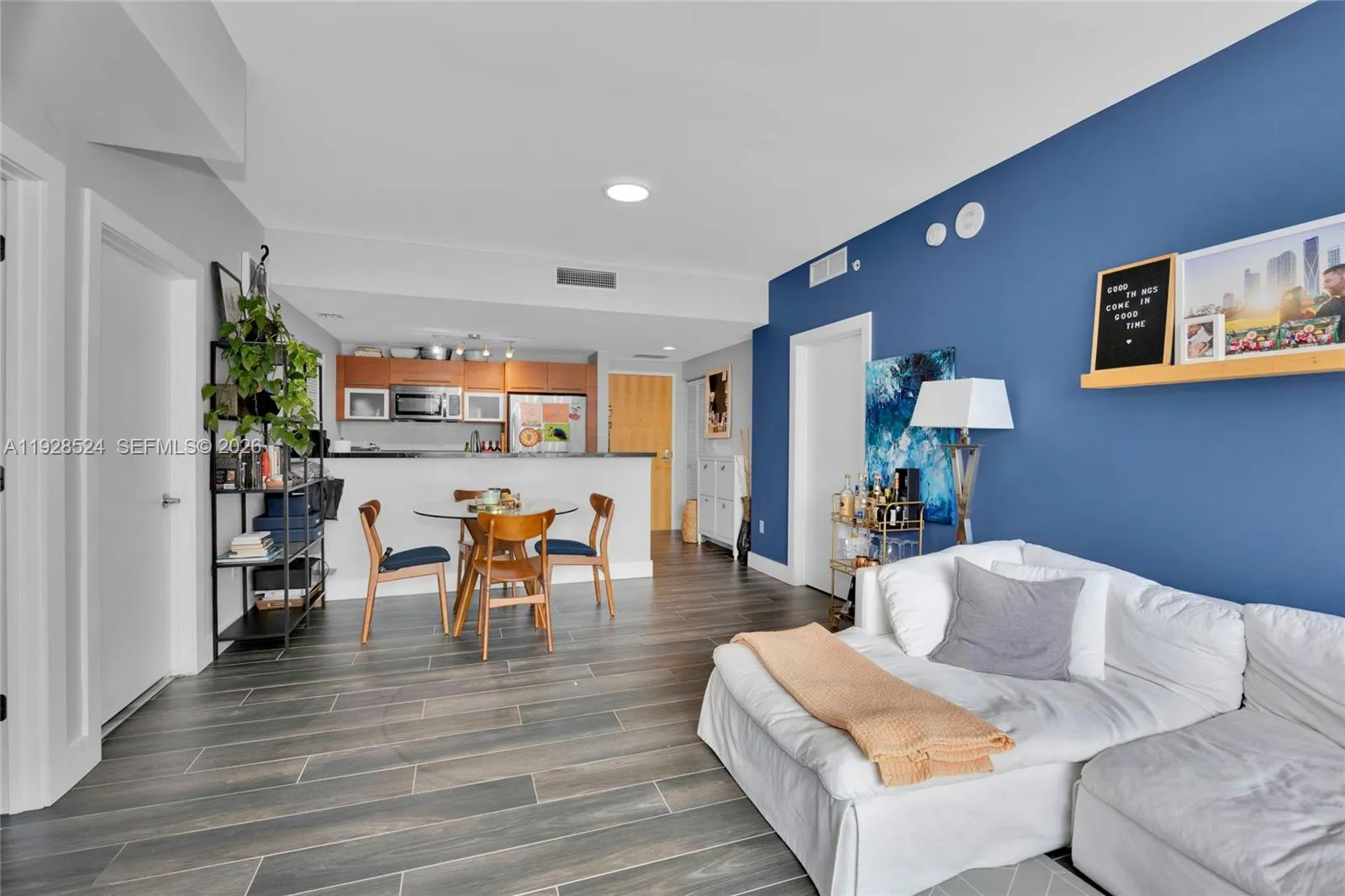 253 NE 2nd St # 1710, Miami FL 33132