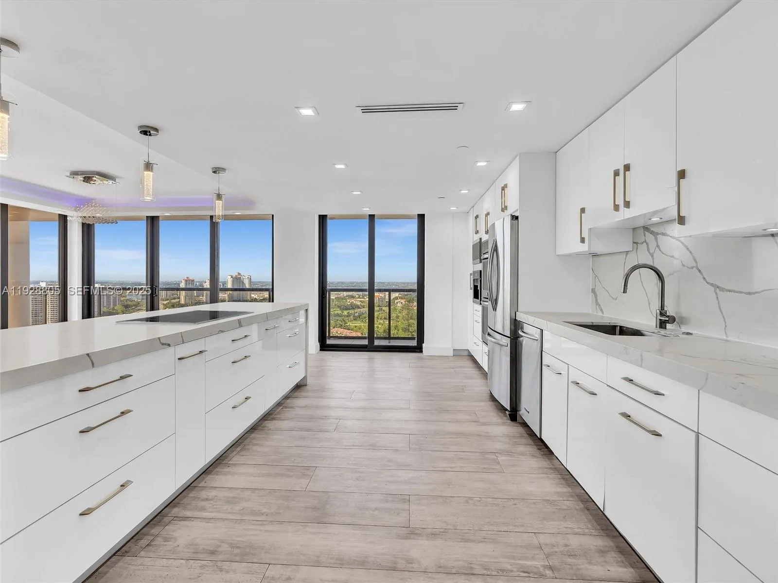 19667 Turnberry Way # 27D, Aventura FL 33180