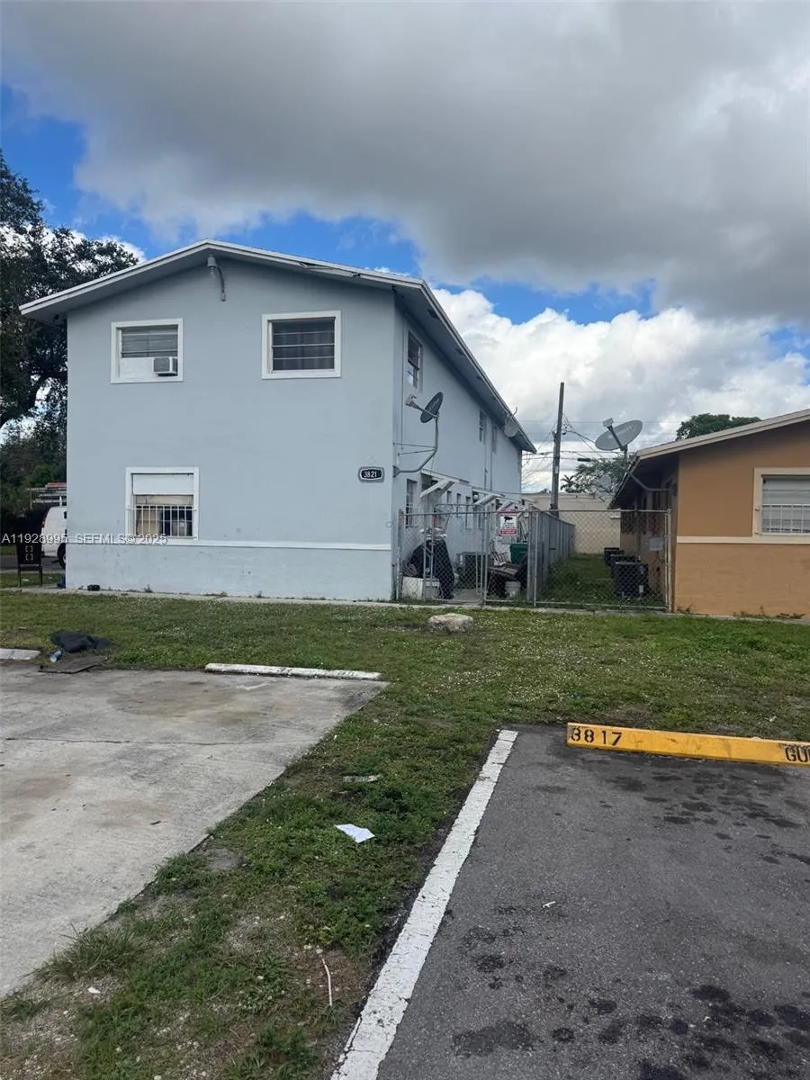 3821 SW 13th Ct, Fort Lauderdale FL 33312