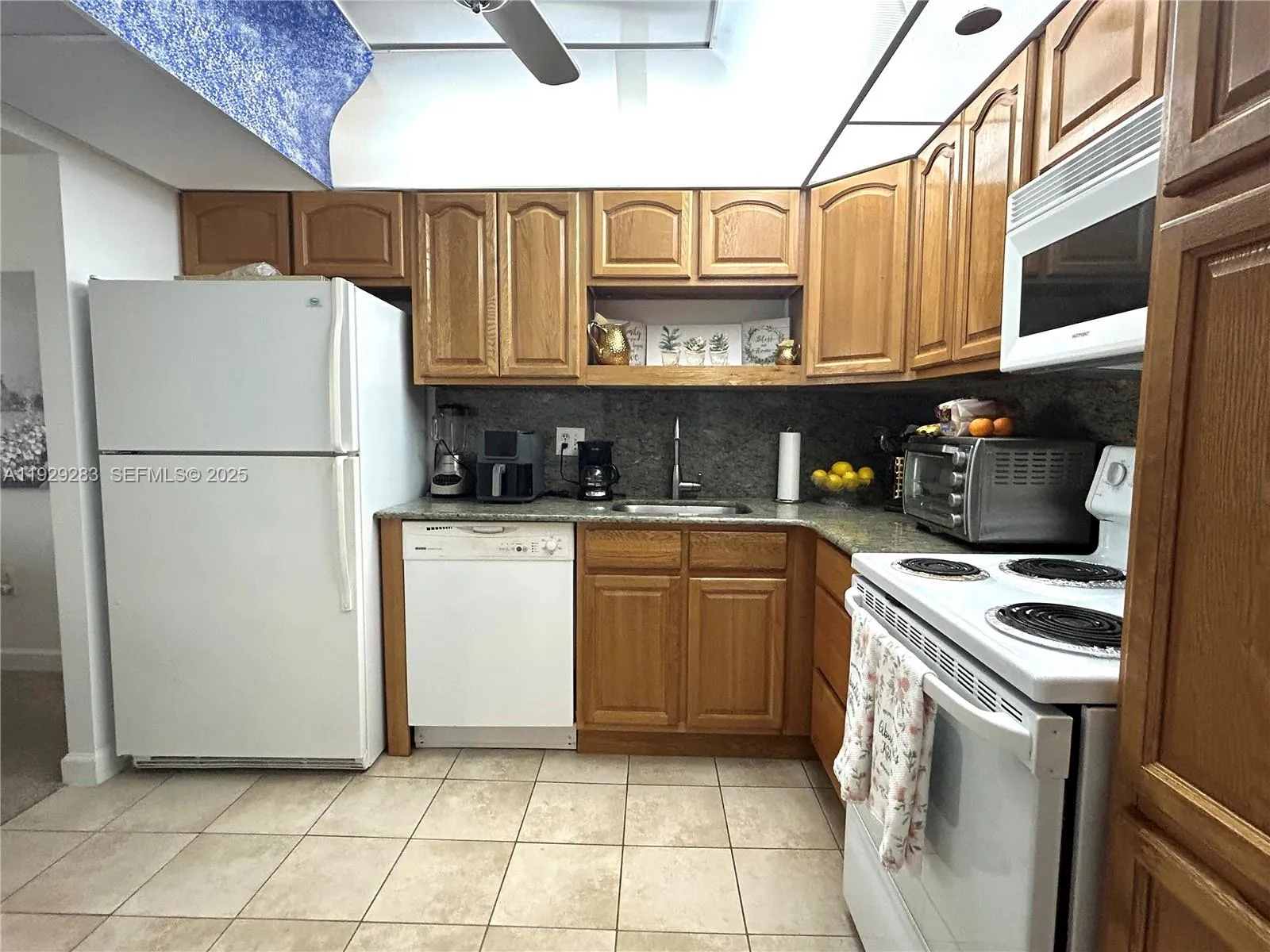 1 bedroom 1 bath for sale at 1100 Saint Charles Pl # 620, Pembroke Pines FL 33026