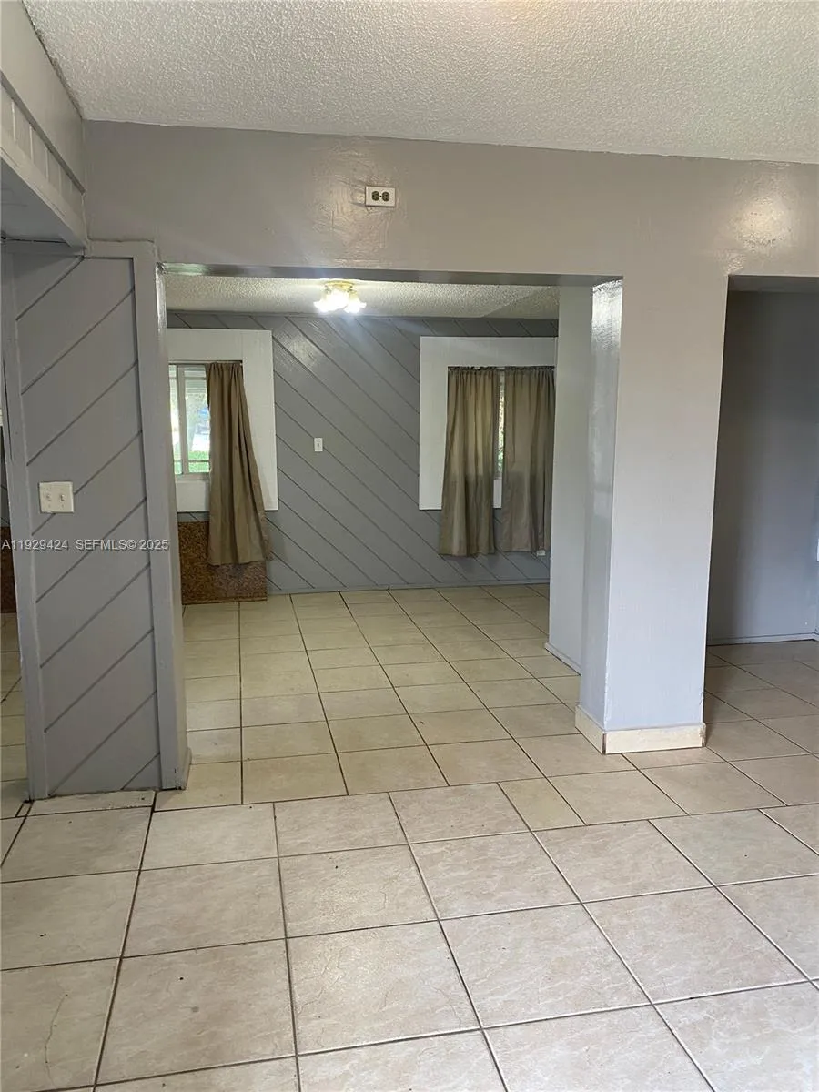 172 NW 29th Ave, Fort Lauderdale FL 33311