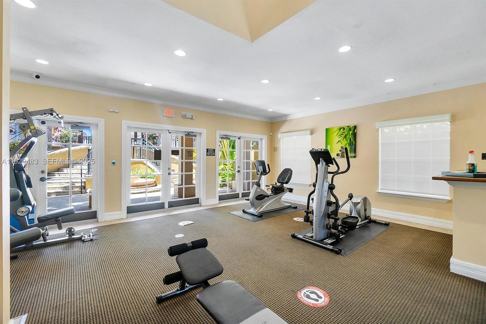 2861 NE 185th St # 302, Aventura FL 33180