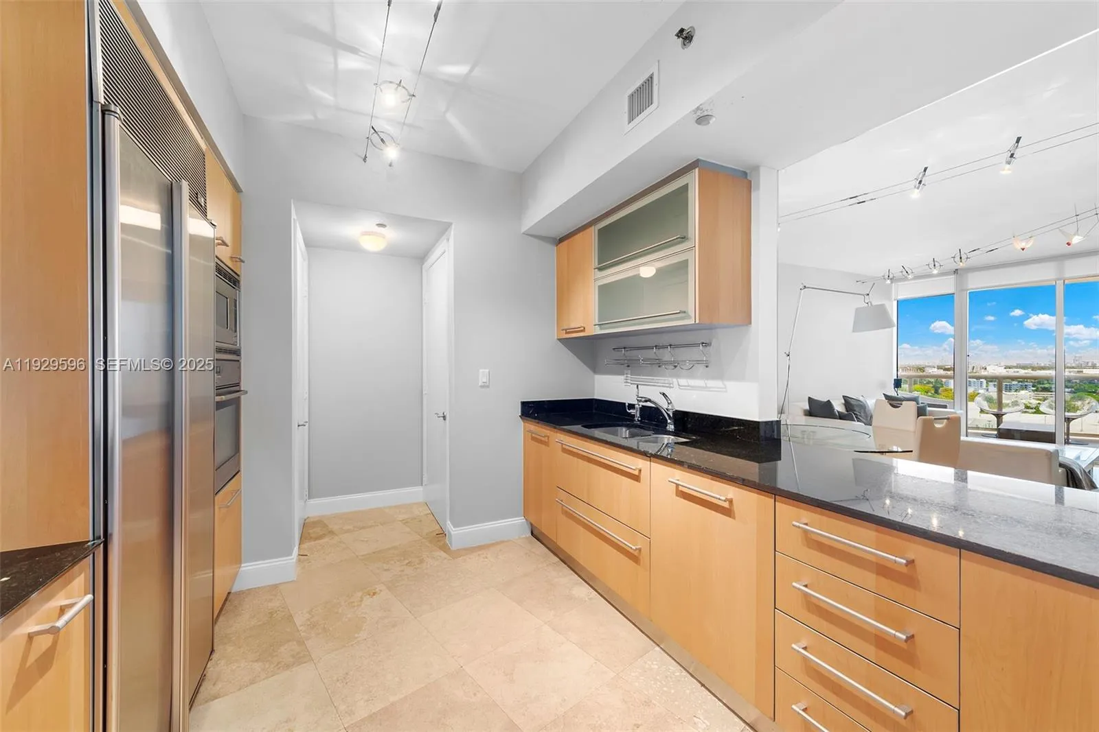 400 Alton Rd # 1805, Miami Beach FL 33139