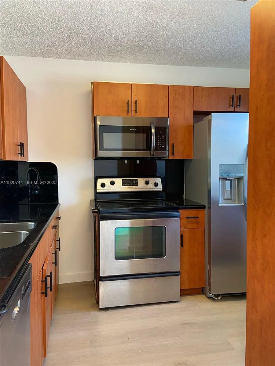 8740 N Sherman Cir # 305, Miramar FL 33025