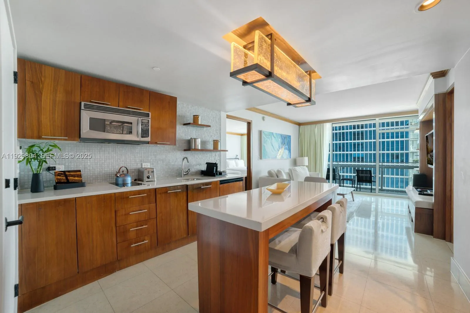 6801 Collins Ave # 914, Miami Beach FL 33141