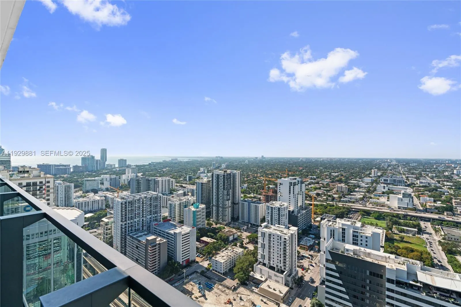 1 bedroom 1 bath for sale at 88 SW 7th St # 3608, Miami FL 33130