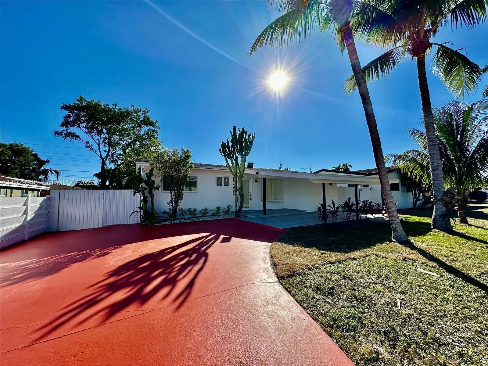 3 bedroom 2 bath for sale at 629 SW 4th St, Hallandale Beach FL 33009