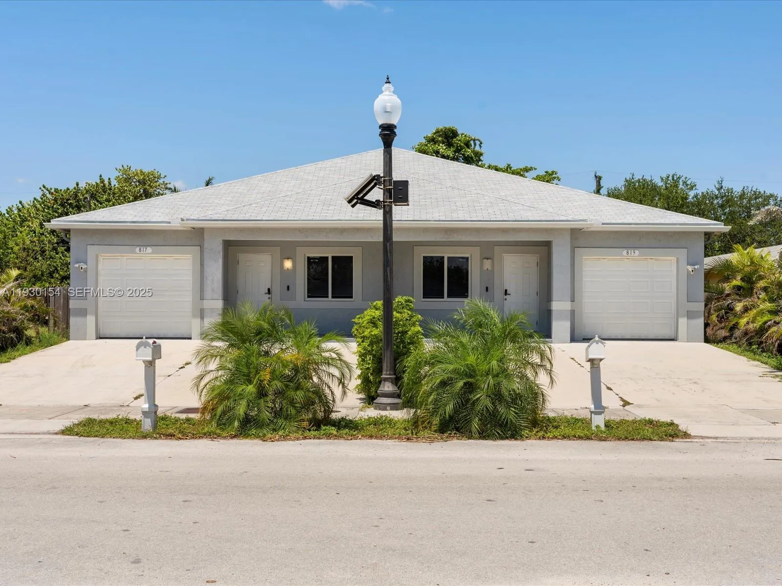 817-819 NW 1st Ave, Fort Lauderdale FL 33311