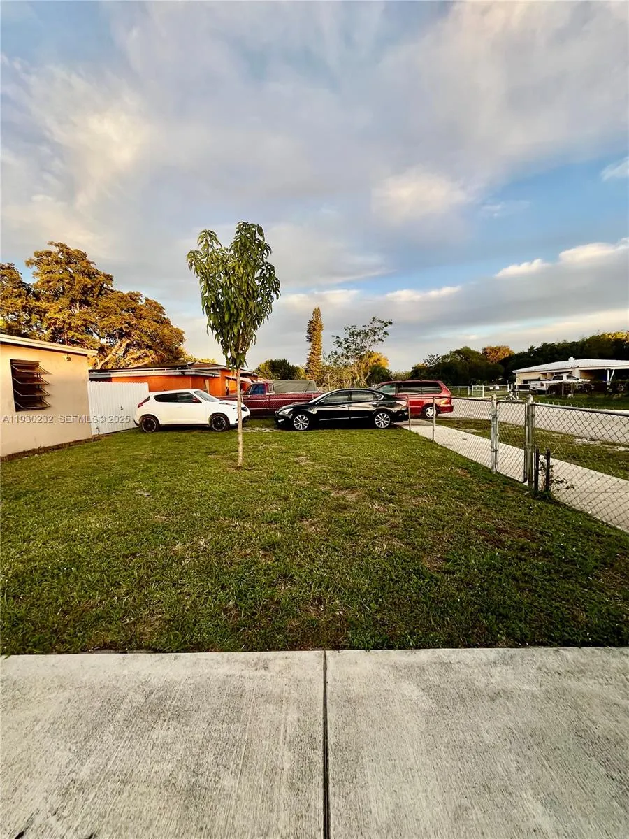 1643 NW 12th Ct, Fort Lauderdale FL 33311