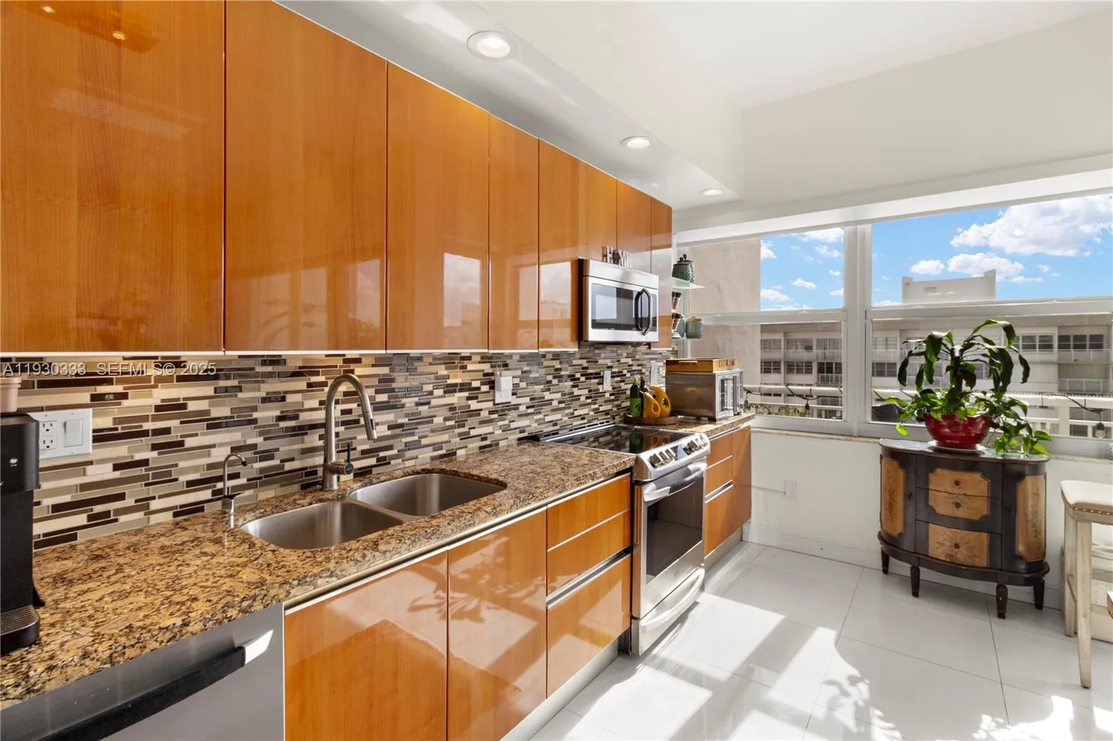 18061 Biscayne Blvd, Aventura FL 33160