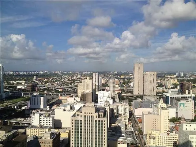 1 bedroom 1 bath for sale at 50 Biscayne Blvd # 4105, Miami FL 33132