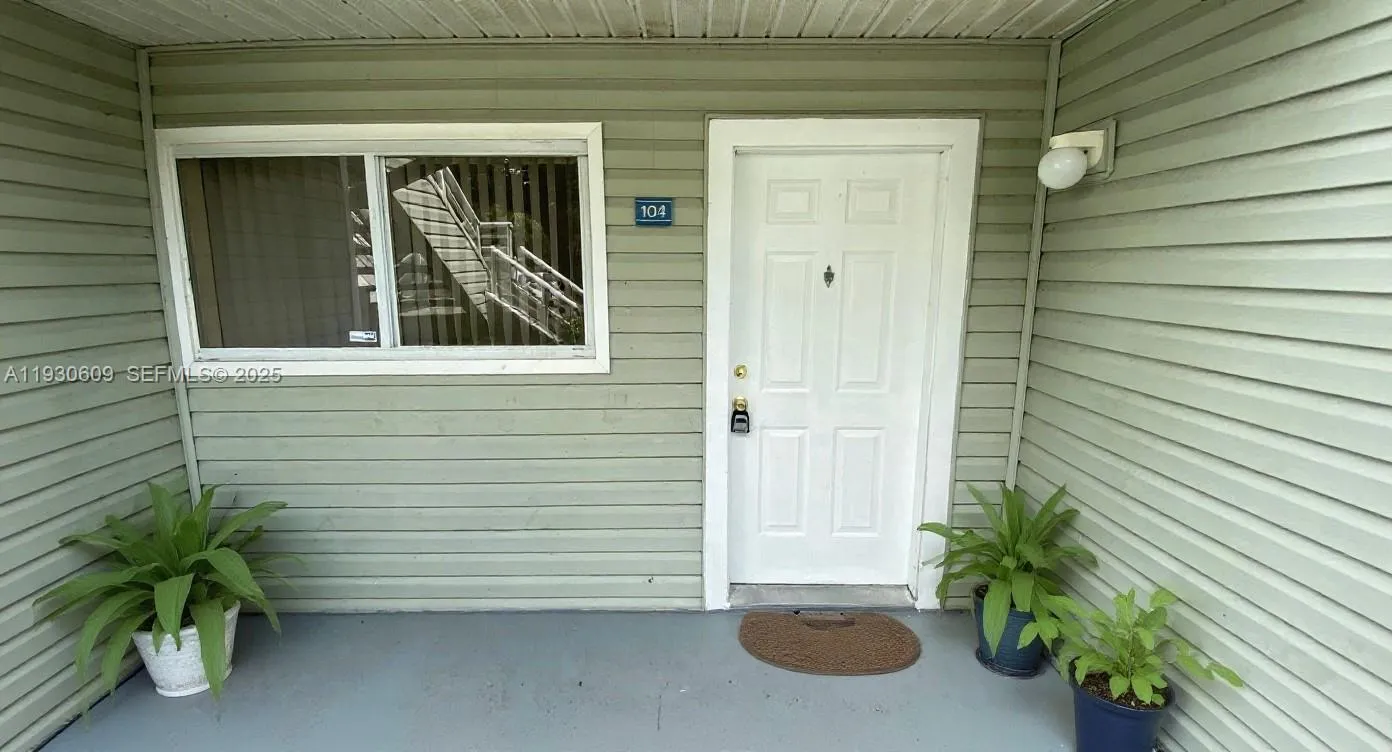 3417 NW 44th St # 104, Oakland Park FL 33309