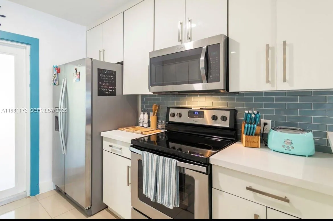 1243 NW 3rd Ave, Fort Lauderdale FL 33311