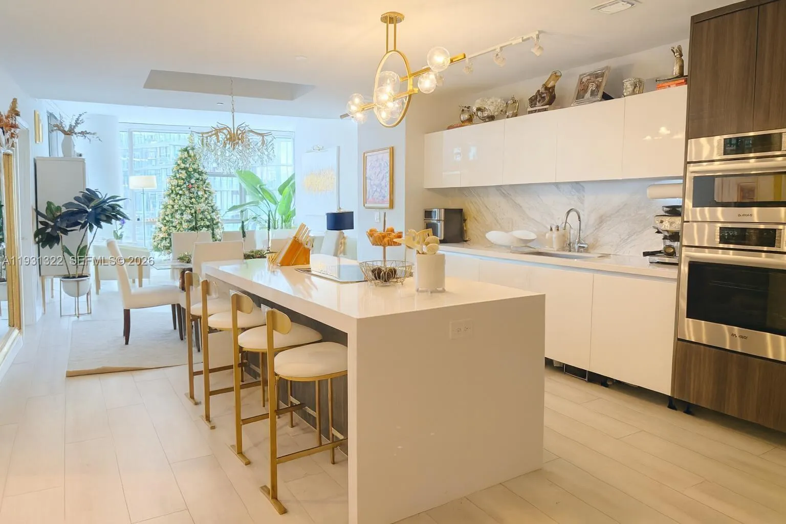 851 NE 1st Ave # 2212, Miami FL 33132