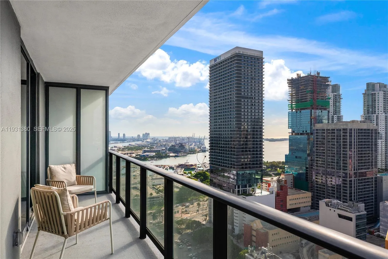 1 bedroom 1 bath for sale at 159 NE 6th St # 2608, Miami FL 33132