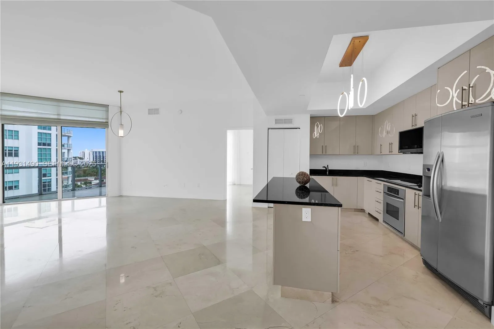 3131 NE 188th St # 1005, Aventura FL 33180