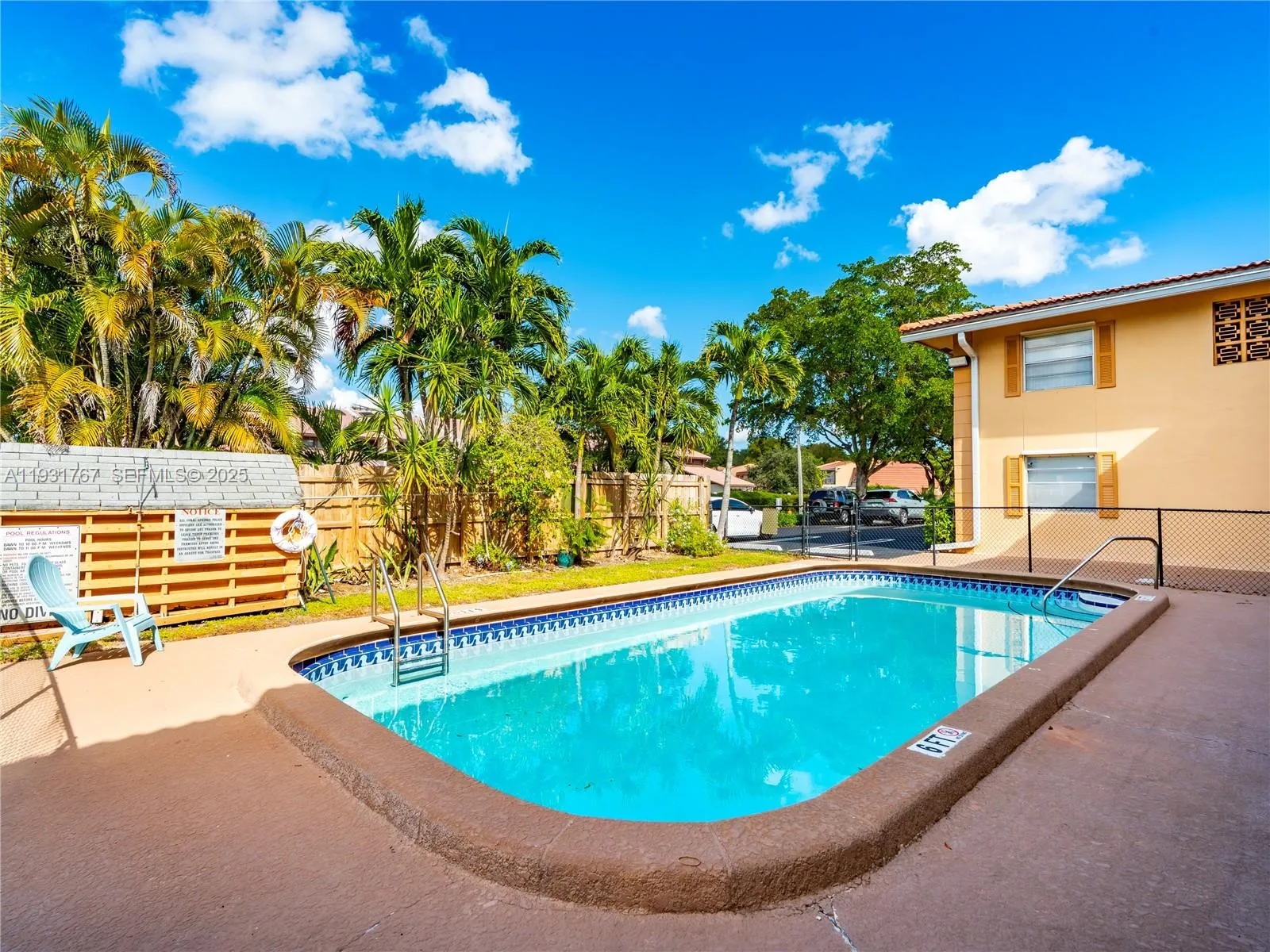 8704 NW 35th St, Coral Springs FL 33065