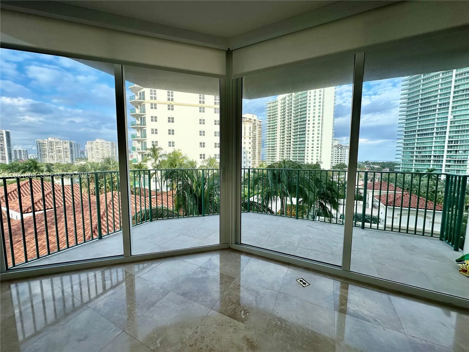 19900 E Country Club Dr # 812, Aventura FL 33180