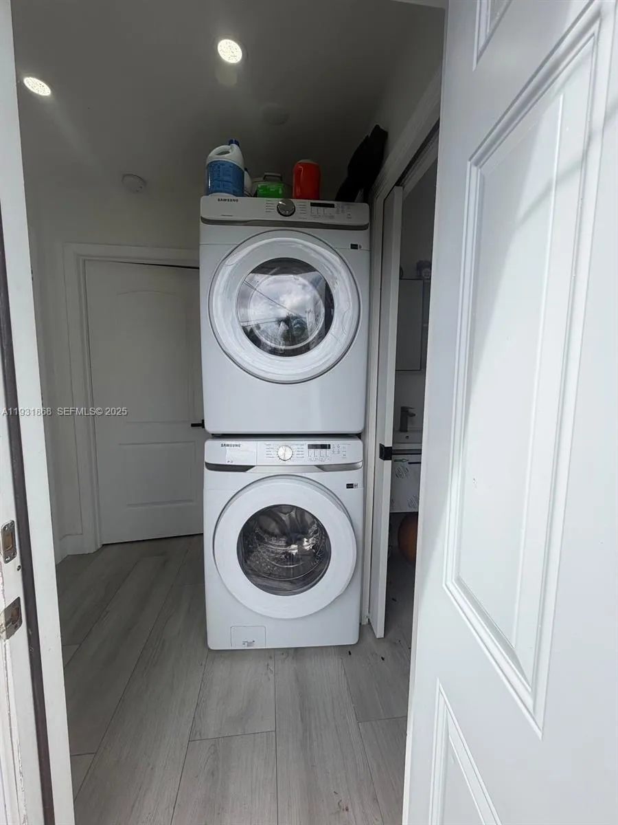 660 SW 30th Ter, Fort Lauderdale FL 33312