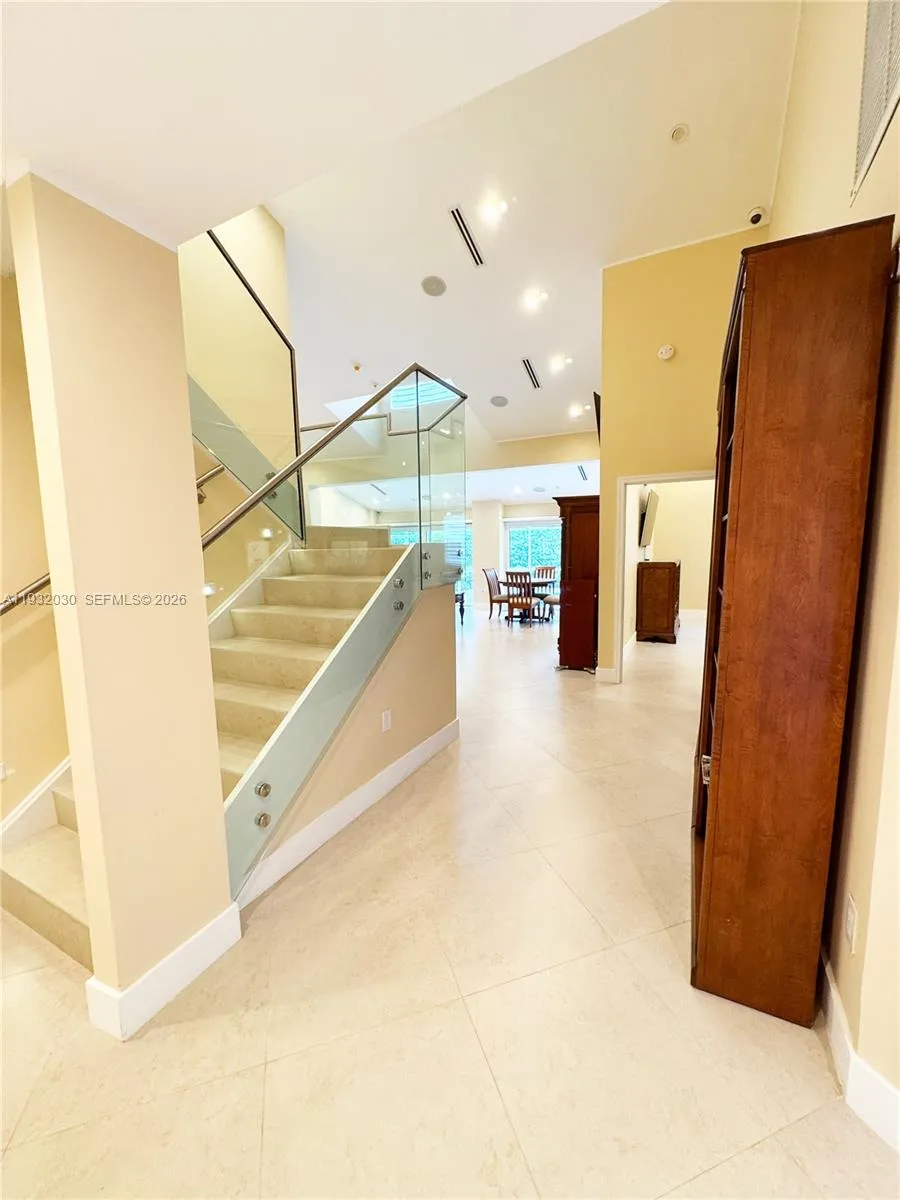 610 Misty Oaks Ln, Pompano Beach FL 33069