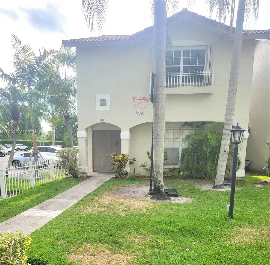 3 bedroom 2 bath for sale at 10877 NW 8th St, Pembroke Pines FL 33026