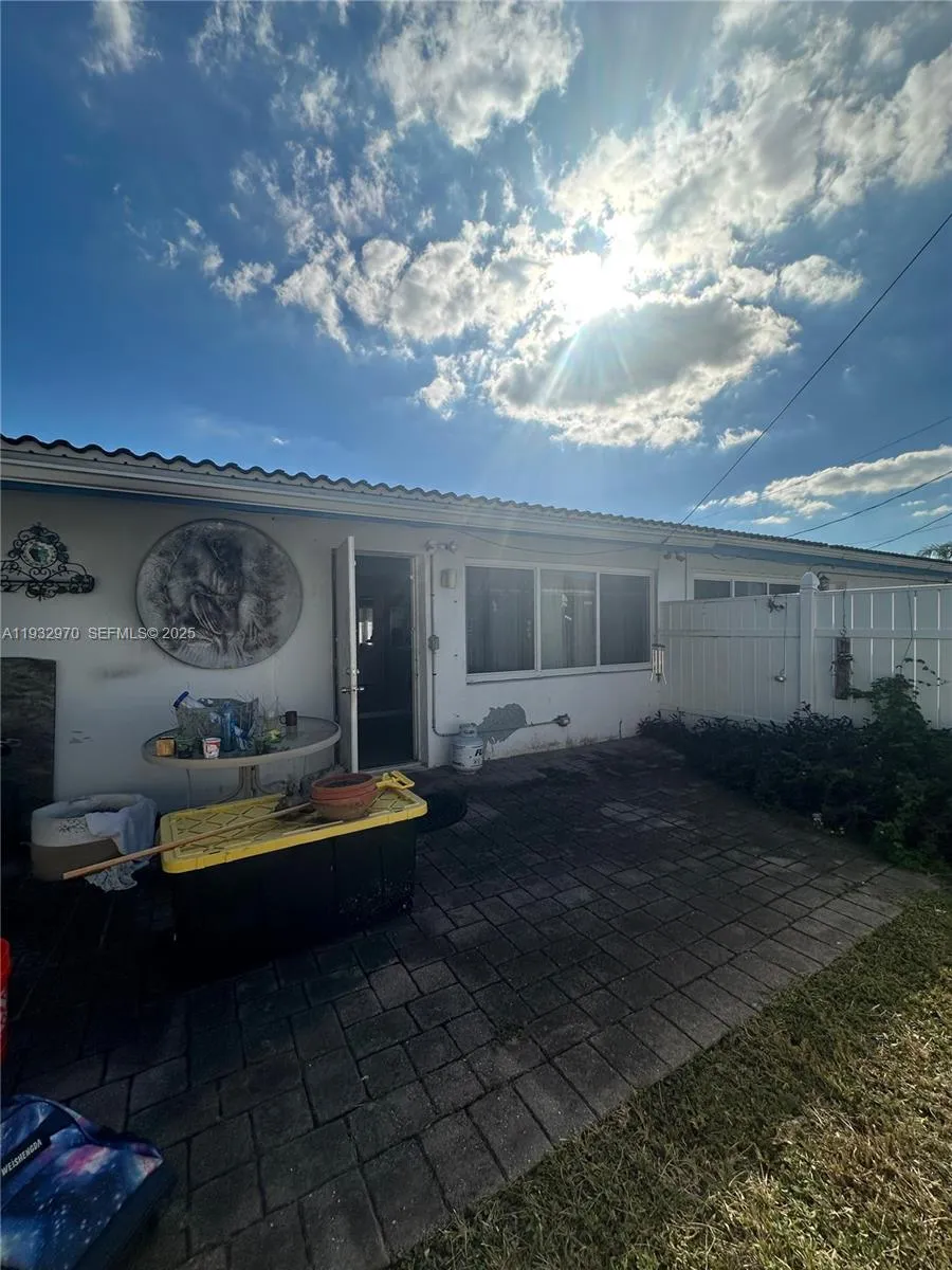 1611 NE 50th Ct, Fort Lauderdale FL 33334