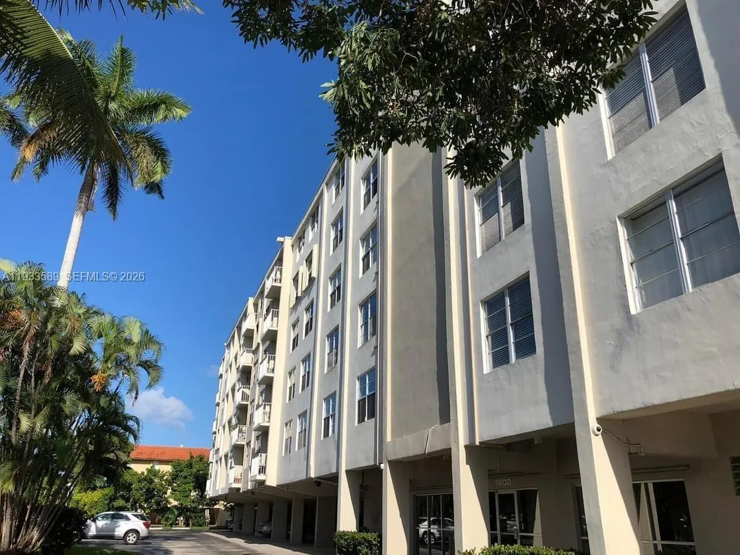 1 bedroom 1 bath for sale at 1600 SE 15th St # 607, Fort Lauderdale FL 33316