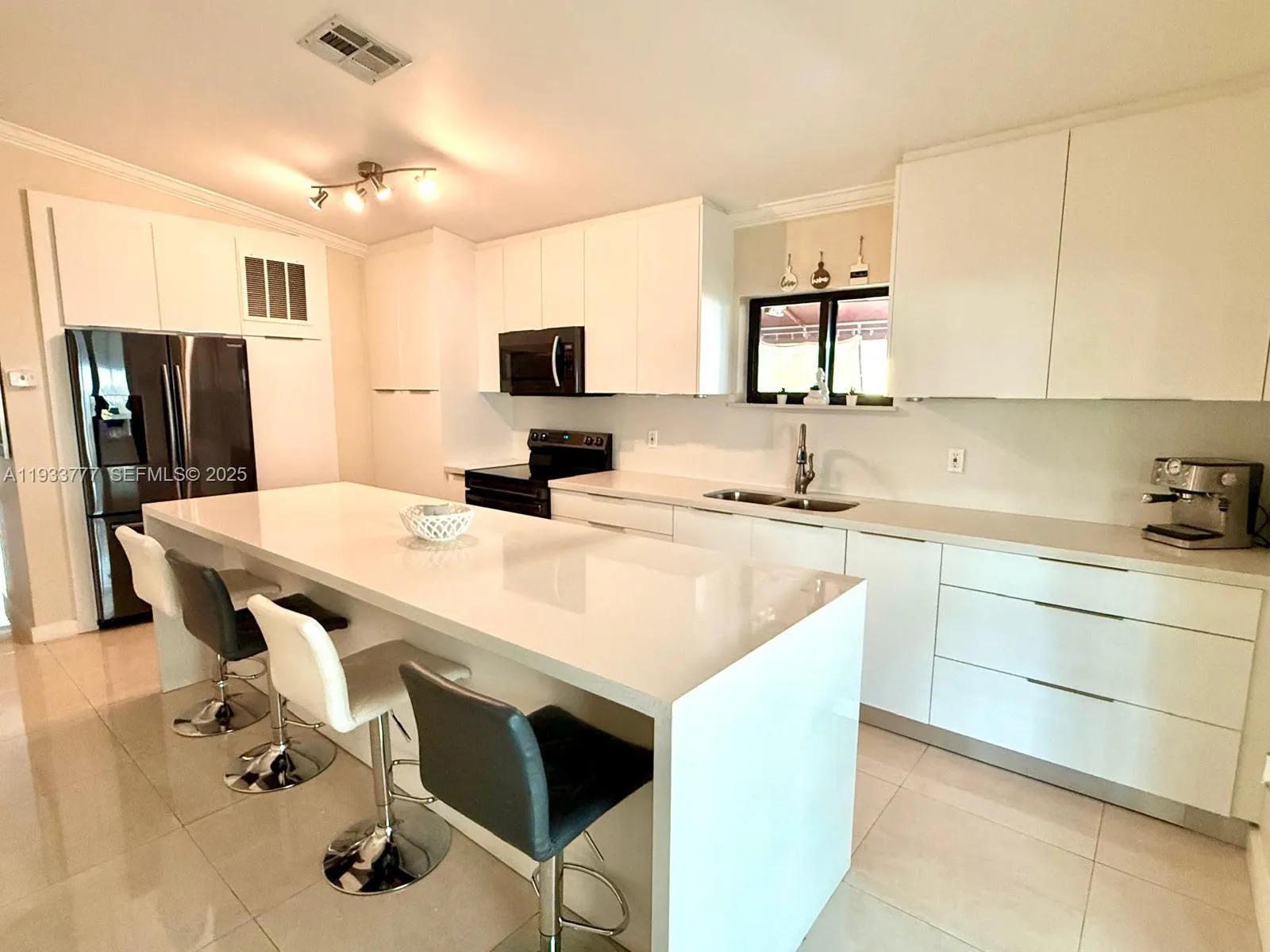 7185 W 30th Ln, Hialeah FL 33018