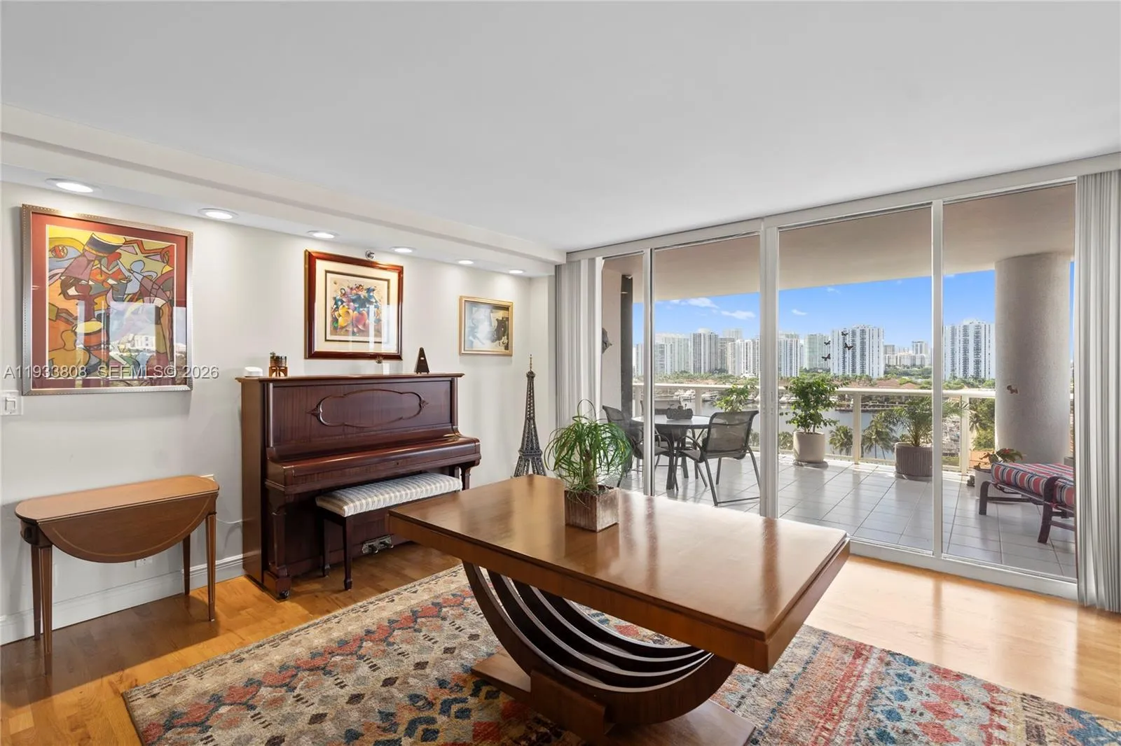 3 bedroom 2 bath for sale at 3598 Yacht Club Dr # 1003, Aventura FL 33180