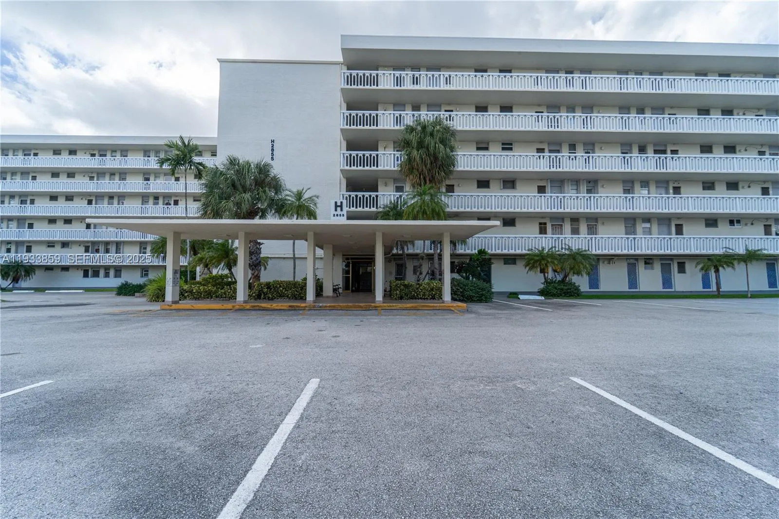 2855 Leonard Dr # H607, Aventura FL 33160