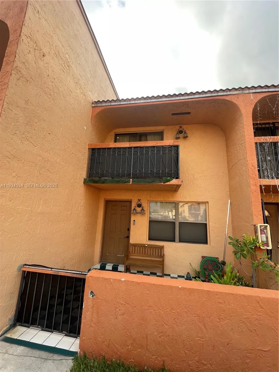 2 bedroom 1 bath for sale at 5962 W 18th Ave # 2, Hialeah FL 33012